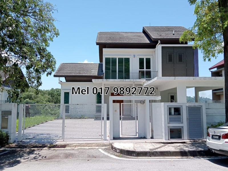 2.5 STOREY BUNGALOW IN BUKIT MERTAJAM , EXCLUSIVE AREA, GATED AND GUARDED 
