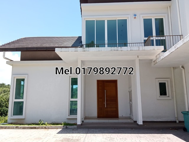 2.5 STOREY BUNGALOW IN BUKIT MERTAJAM , EXCLUSIVE AREA, GATED AND GUARDED image
