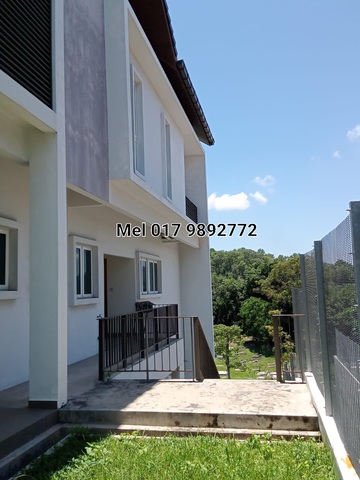 2.5 STOREY BUNGALOW IN BUKIT MERTAJAM , EXCLUSIVE AREA, GATED AND GUARDED image