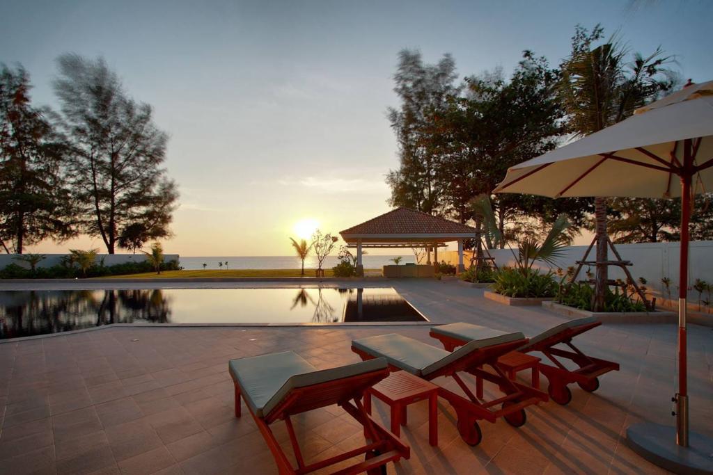Luxury Unique Beach Front Villa In Natai (SUC-1017) image