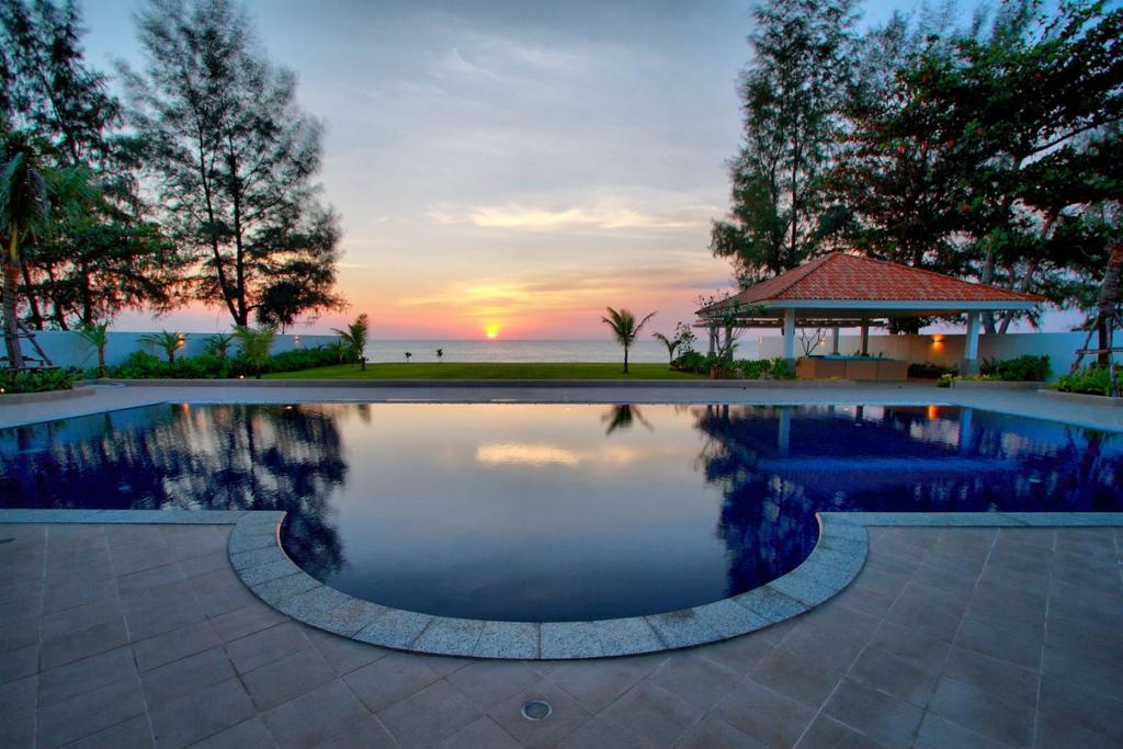 Luxury Unique Beach Front Villa In Natai (SUC-1017) image