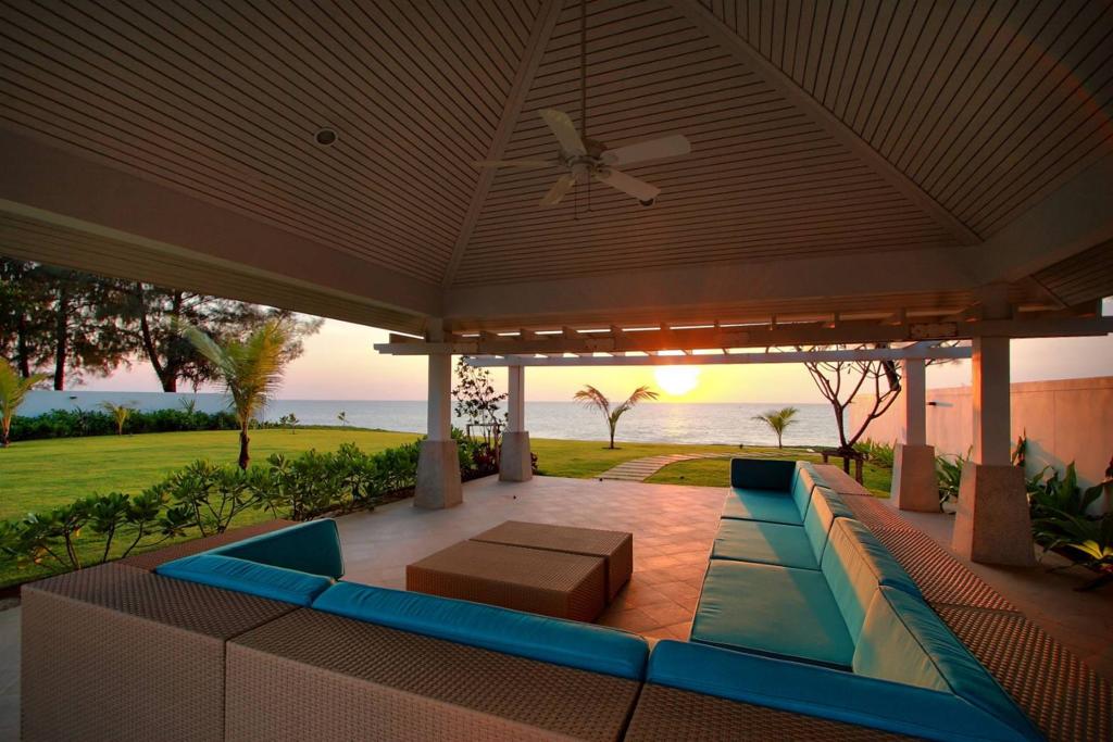 Luxury Unique Beach Front Villa In Natai (SUC-1017) image