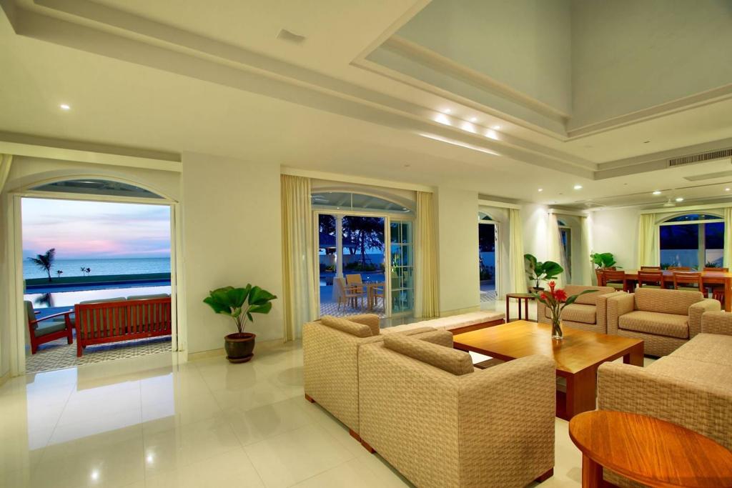 Luxury Unique Beach Front Villa In Natai (SUC-1017) image