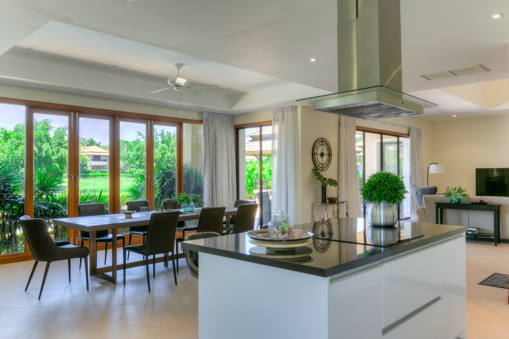 ELEGANT4 BED POOL VILLA IN LAGUNA (DAO-D013) image