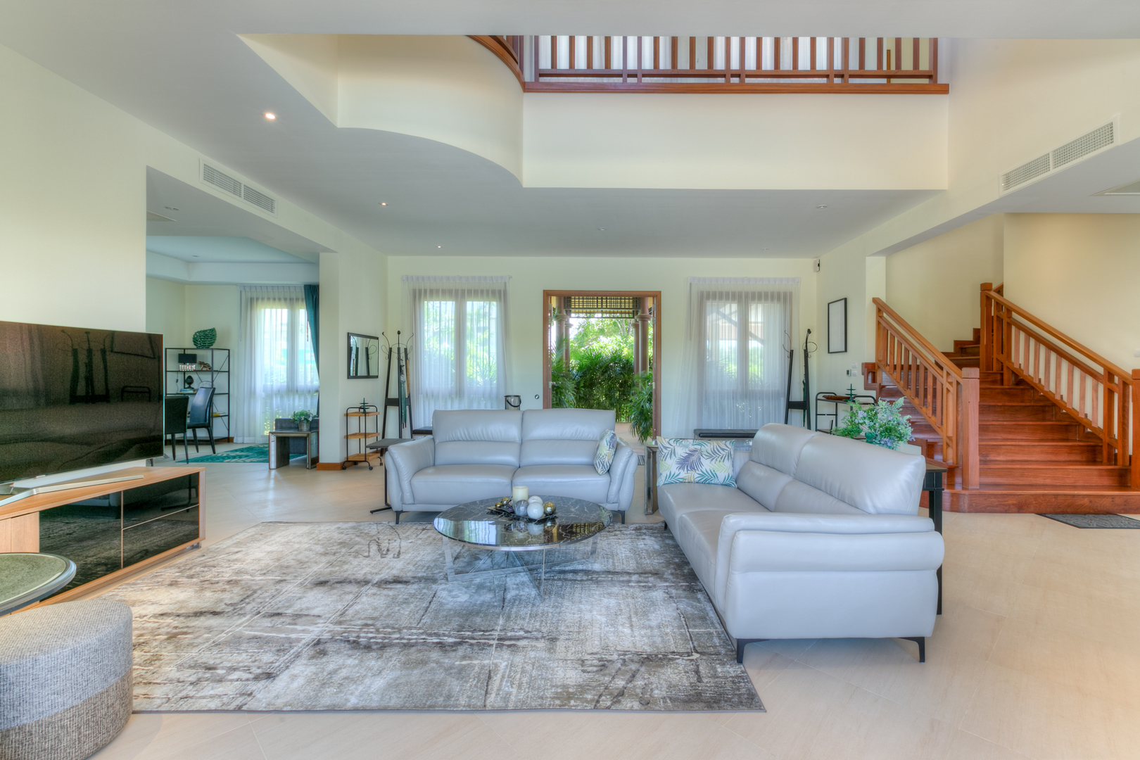 ELEGANT4 BED POOL VILLA IN LAGUNA (DAO-D013) image