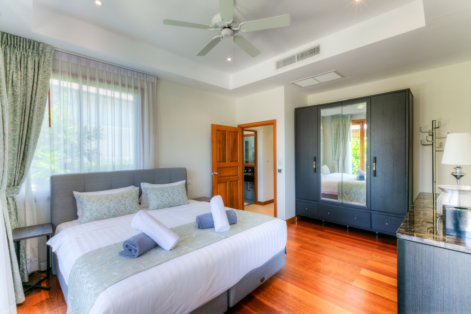 ELEGANT4 BED POOL VILLA IN LAGUNA (DAO-D013) image