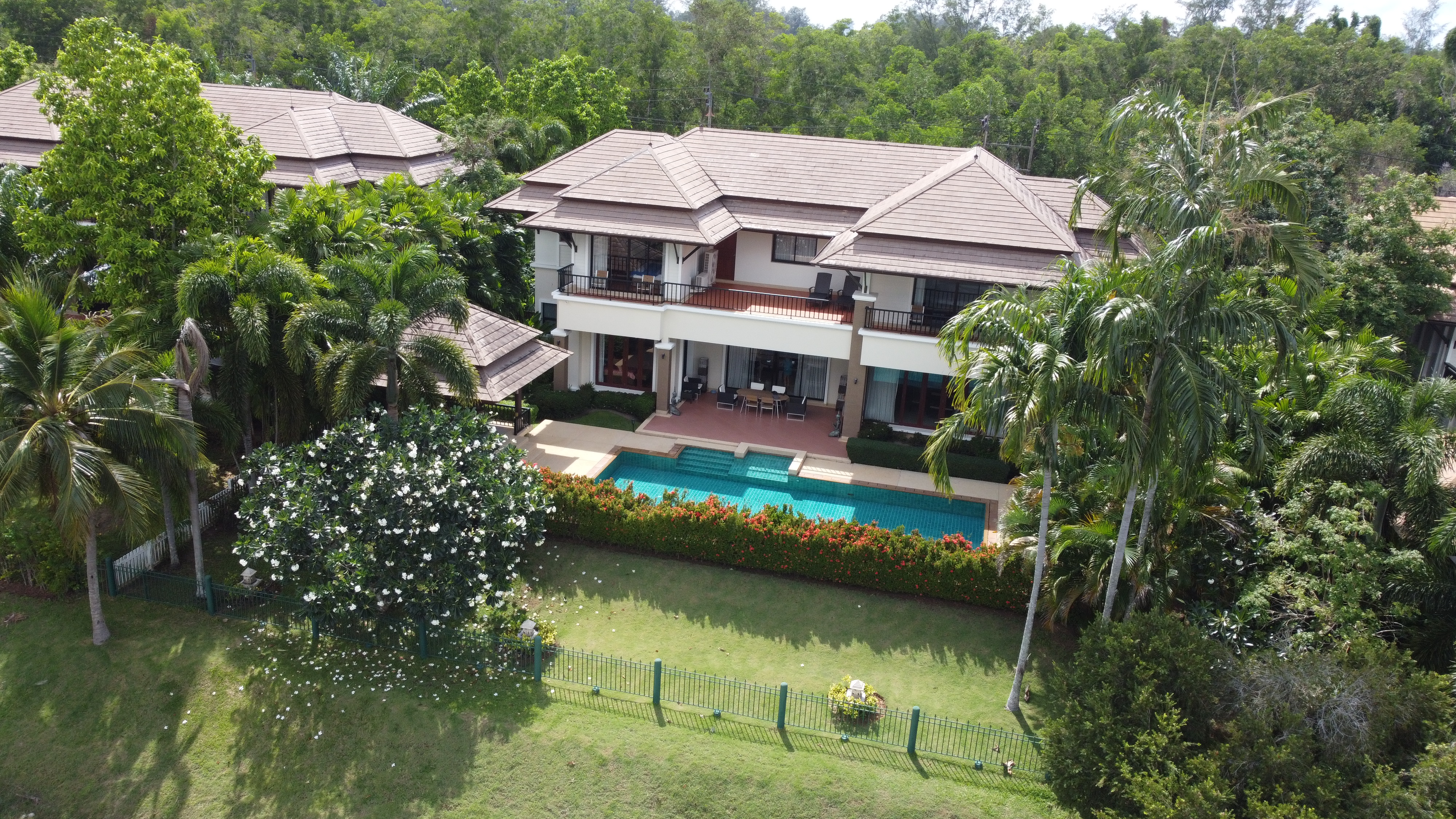 4 BEDROOM POOL VILLA IN LAGUNA RESIDENCE (DAO-D012) image