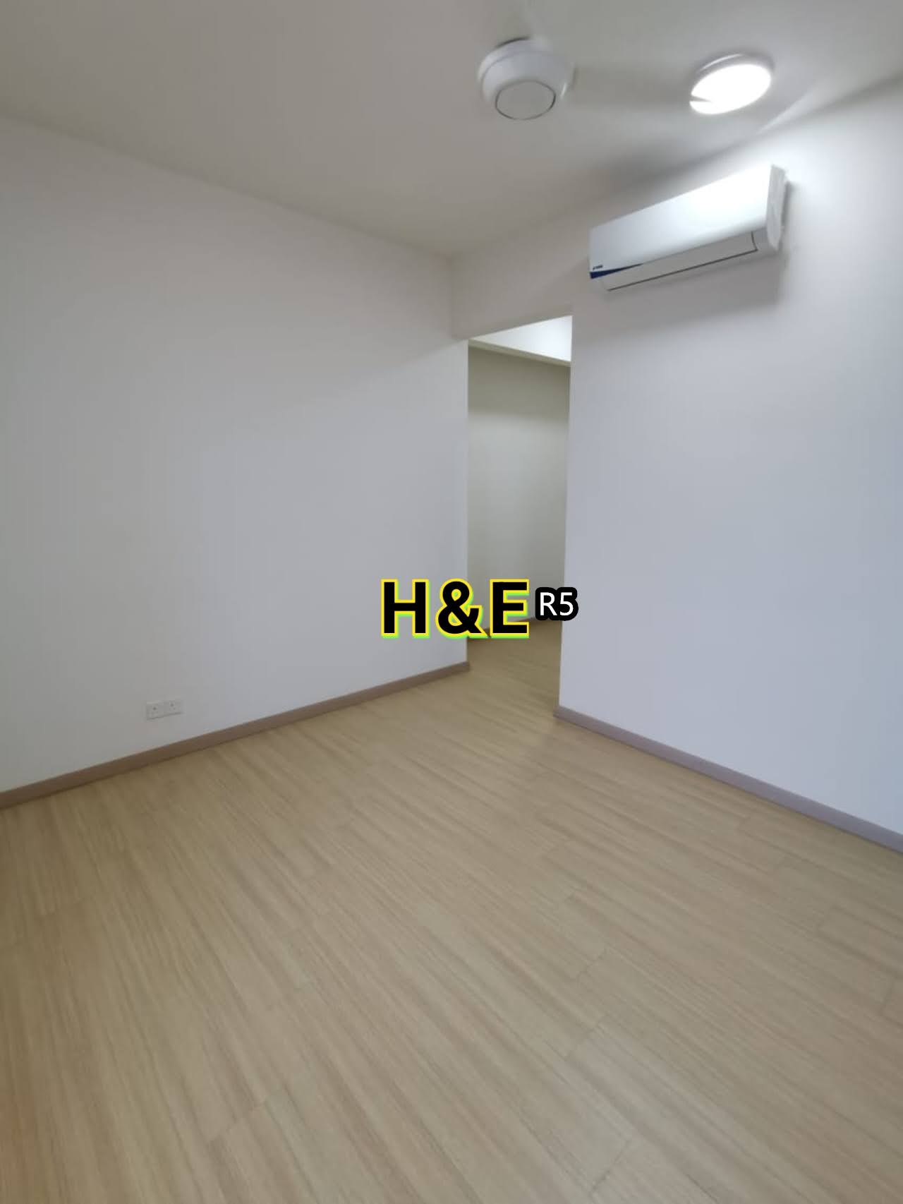 Gravit8 condominium Klang image