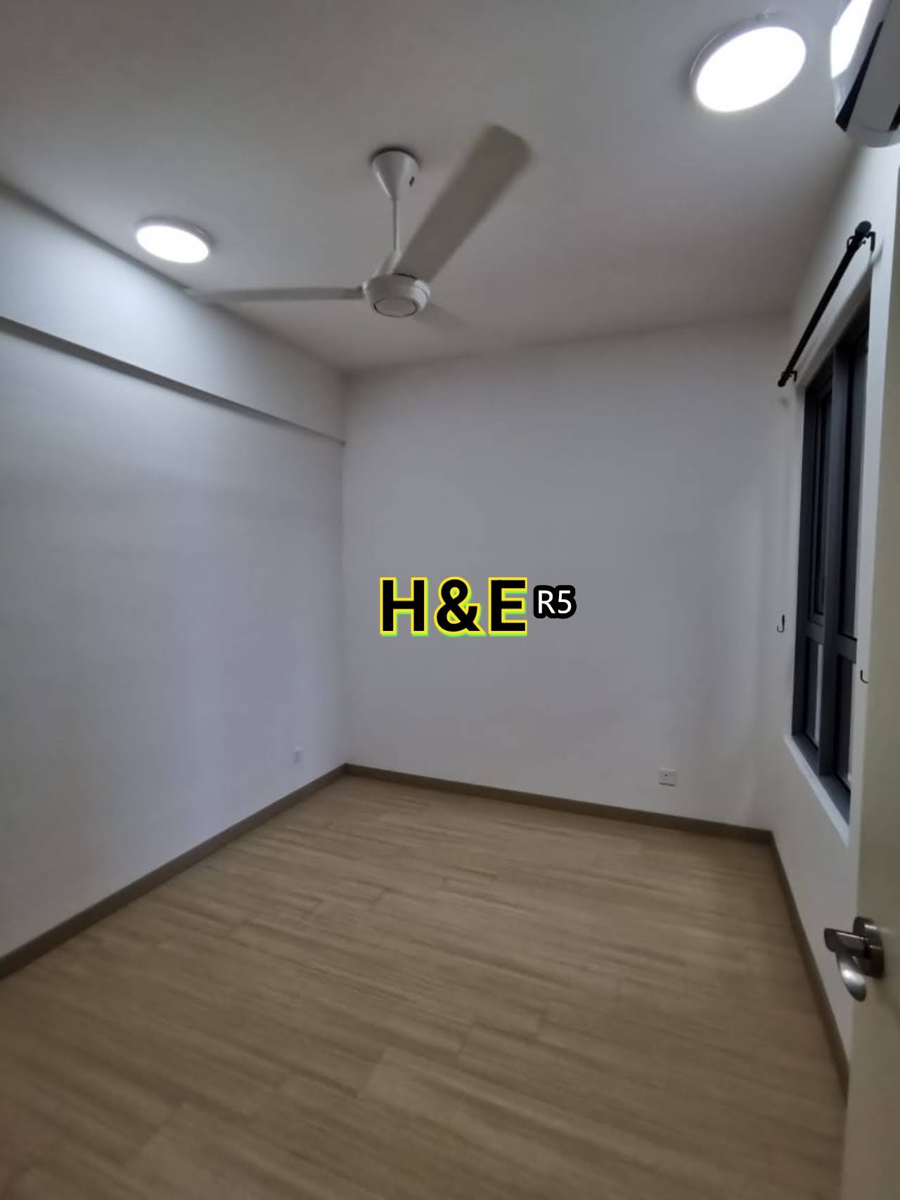 Gravit8 condominium Klang image