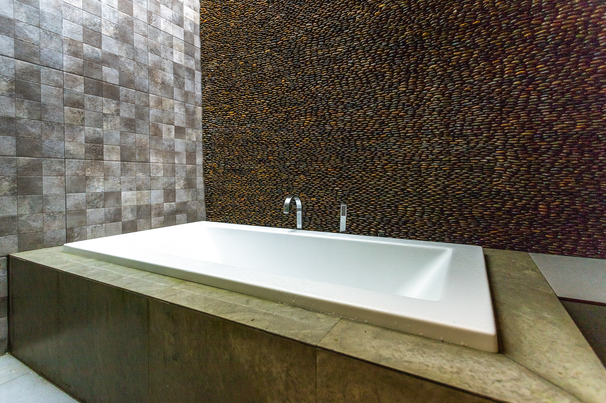 LUXURY 5 BED POOL VILLA FOR RENT (DAO-C018) image