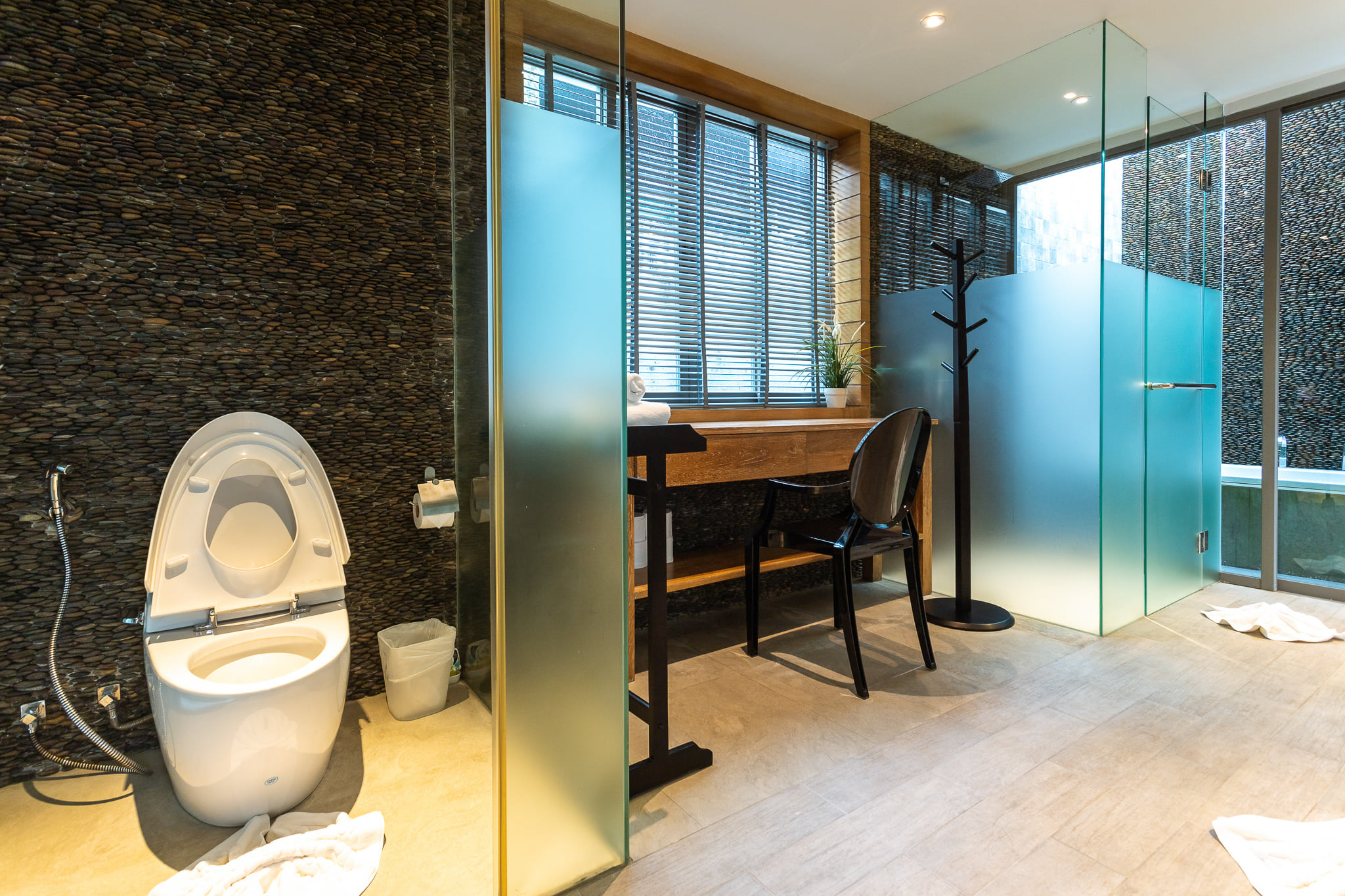 LUXURY 5 BED POOL VILLA FOR RENT (DAO-C018) image