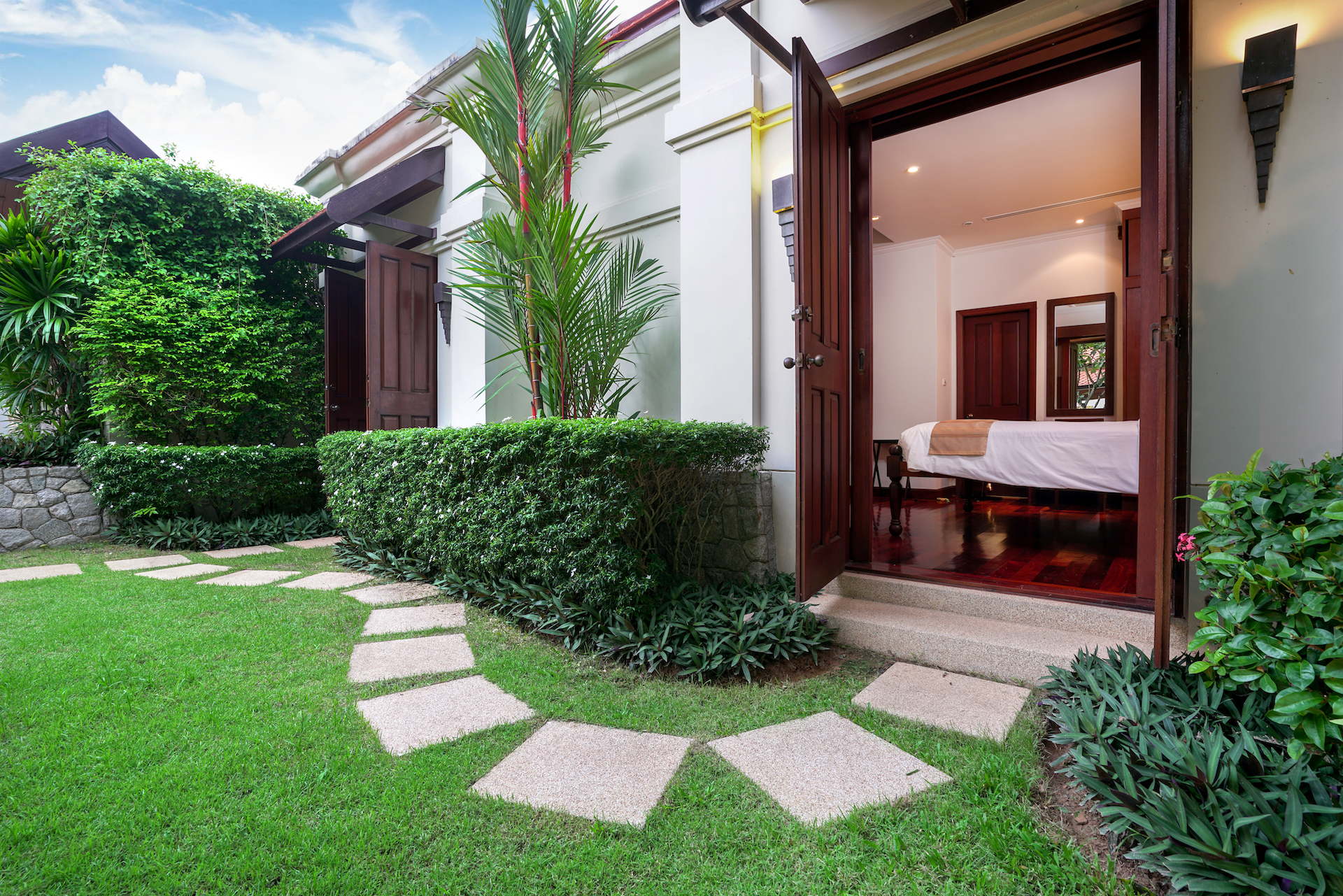 Exquisite Balinese Pool Villa (FN-033) image