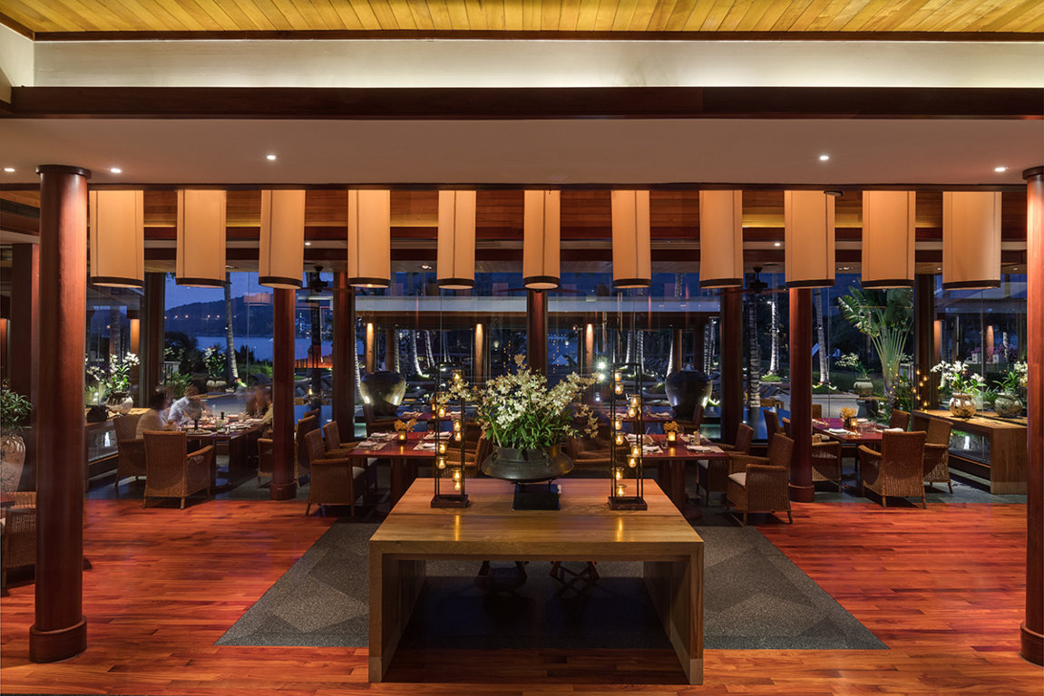 WELL-PRICED MULTI-AWARD-WINNING 6-BEDROOM RESORT VILLA ON PHUKET’S WEST COAST (SUC-1023) image