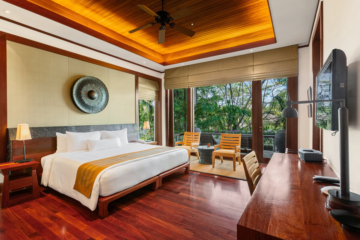 WELL-PRICED MULTI-AWARD-WINNING 6-BEDROOM RESORT VILLA ON PHUKET’S WEST COAST (SUC-1023) image