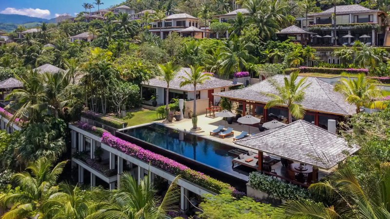 WELL-PRICED MULTI-AWARD-WINNING 6-BEDROOM RESORT VILLA ON PHUKET’S WEST COAST (SUC-1023)