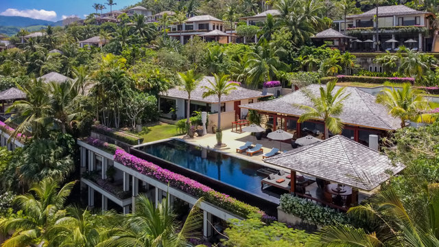 WELL-PRICED MULTI-AWARD-WINNING 6-BEDROOM RESORT VILLA ON PHUKET’S WEST COAST (SUC-1023) image