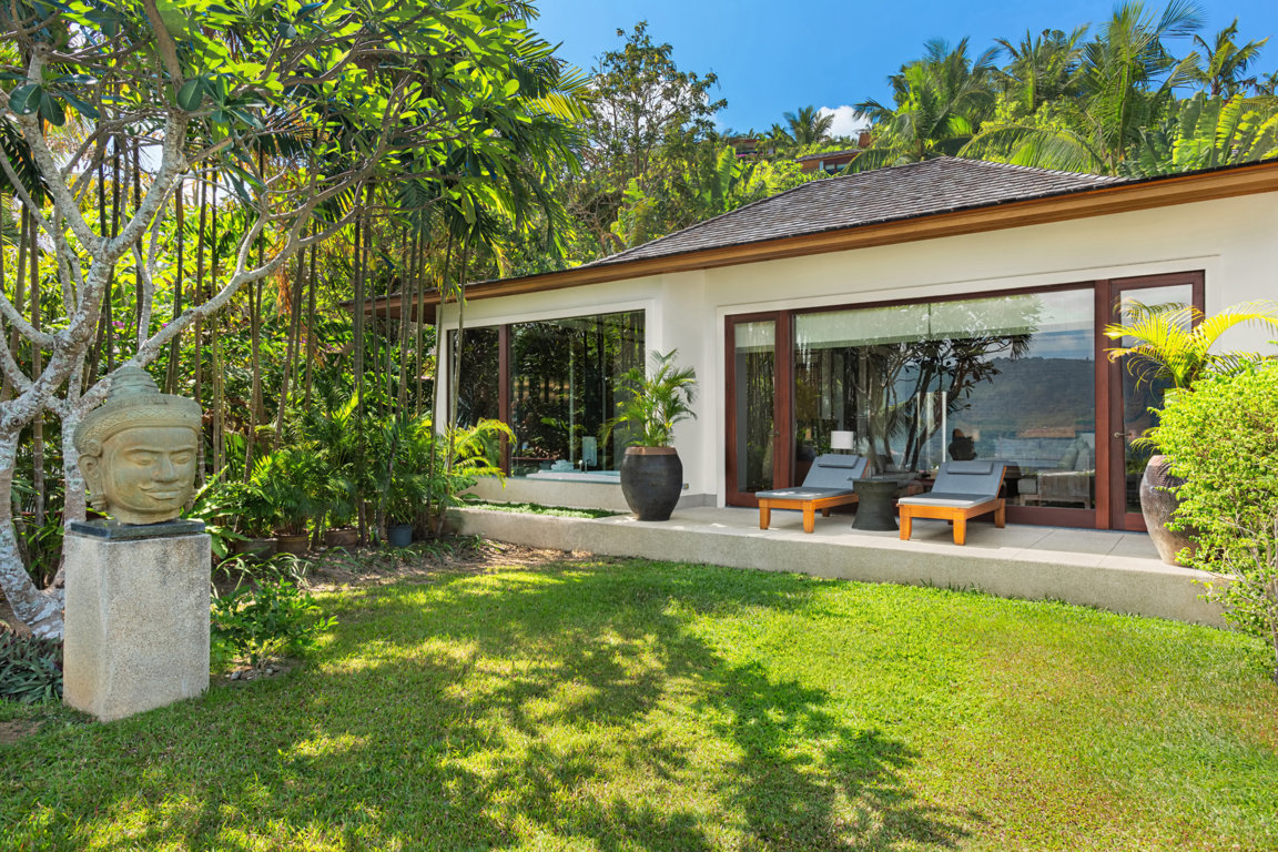 WELL-PRICED MULTI-AWARD-WINNING 6-BEDROOM RESORT VILLA ON PHUKET’S WEST COAST (SUC-1023) image
