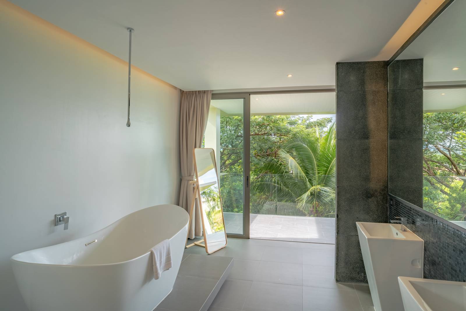 Luxurious 5 Bedroom villa in Layan (SUP-1028) image