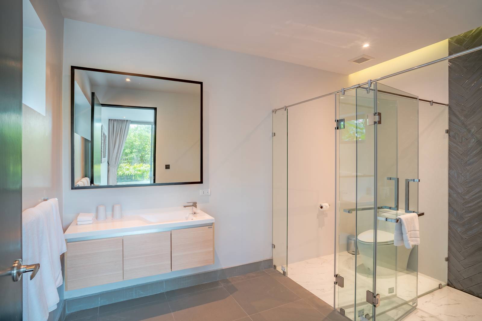 Luxurious 5 Bedroom villa in Layan (SUP-1028) image