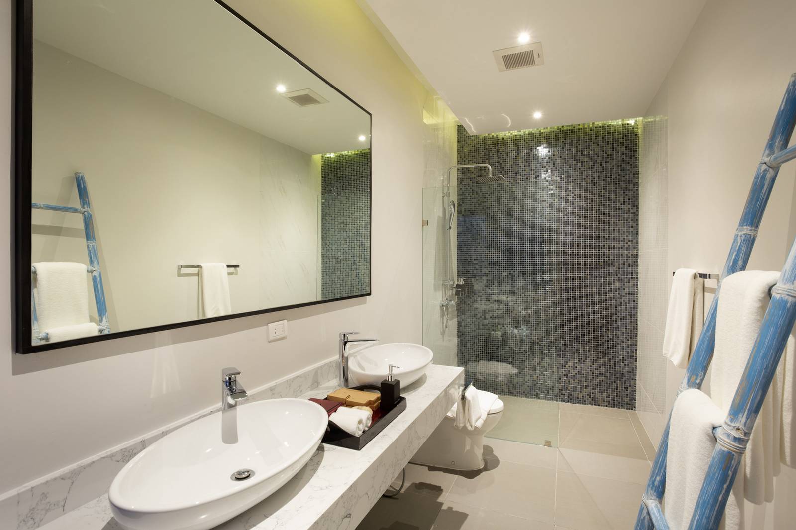 Luxurious 4 Bedroom villa in Layan (SUP-1029) image