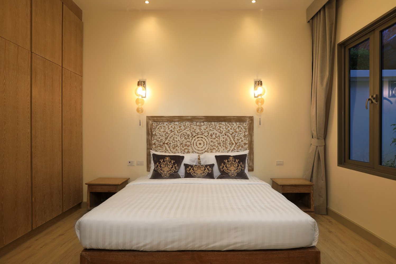 Exclusive 5-bedroom villa, with pool view in Sai Taan project (SUC-1031) image