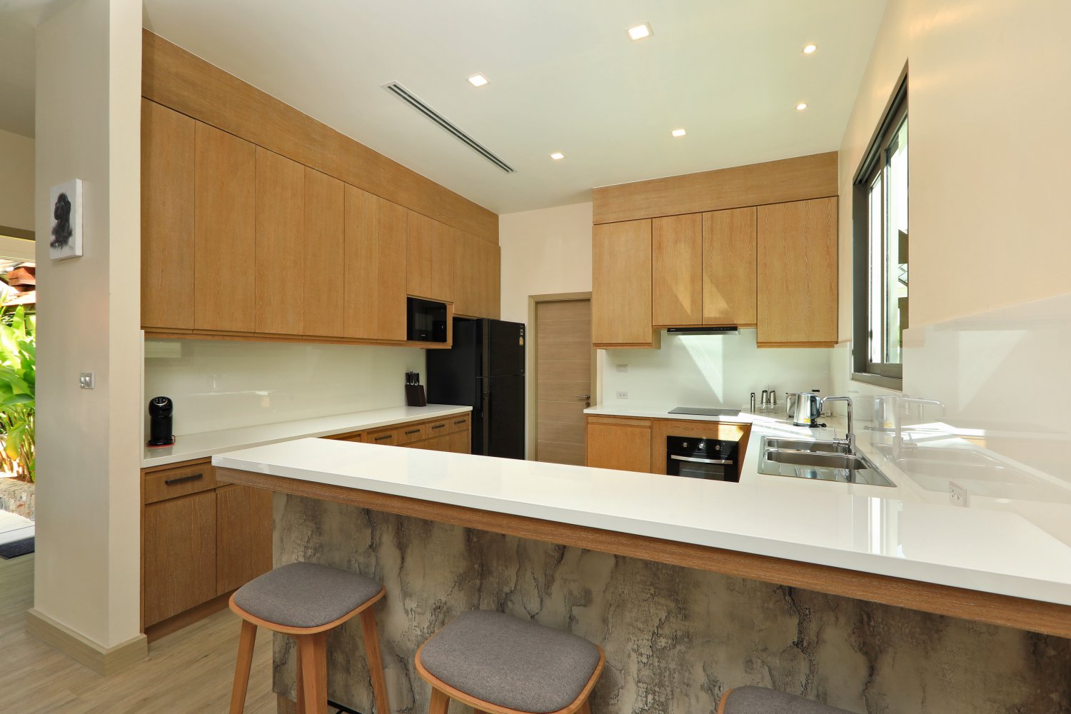 Exclusive 5-bedroom villa, with pool view in Sai Taan project (SUC-1031) image