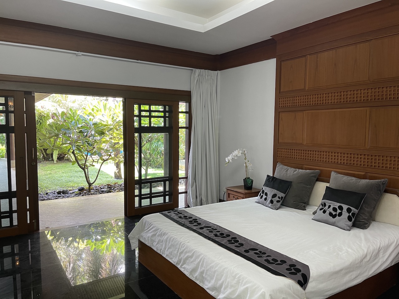 Tropical 3 Bedroom Villa for sale in Surin Beach (SUD-1033) image
