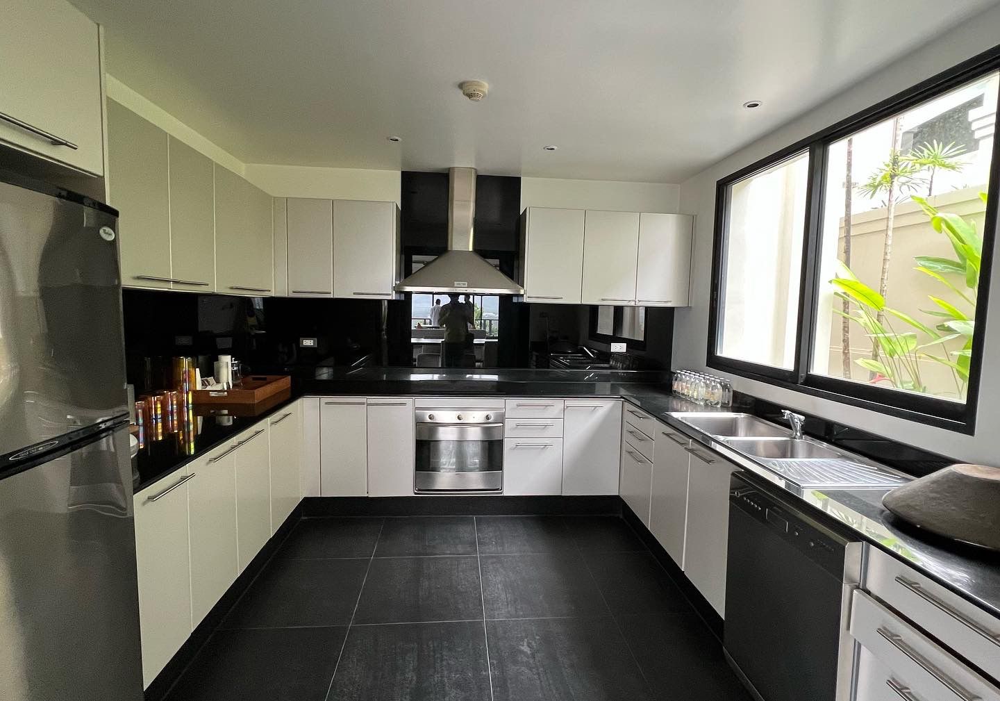 Luxury Tropical  3 Bedroom Villa (SUP-1027) image