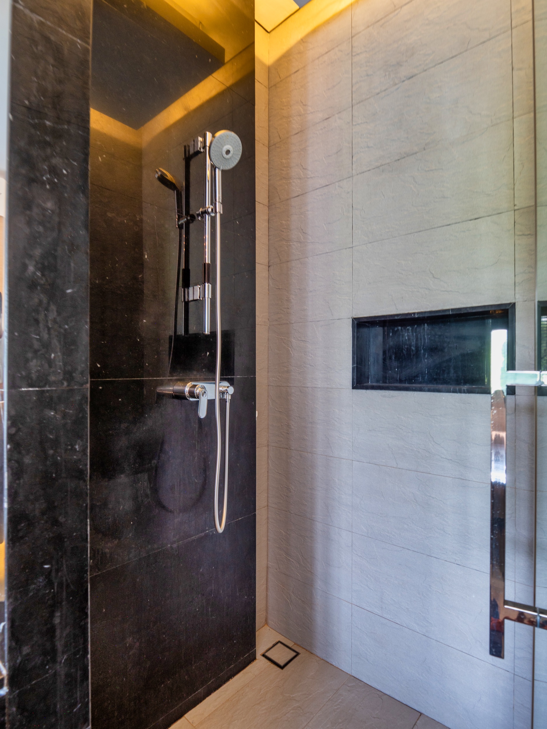 5 BEDROOM VILLA IN ANGSANA RESIDENCES (SUC-1049) image