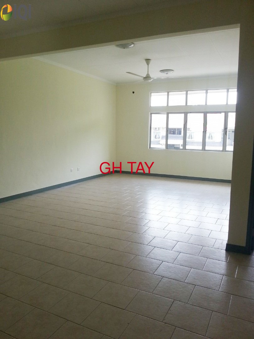 Meranti Terrace Townhouse Anggerik Vanda Kota Kemuning  image