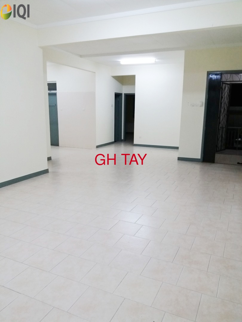 Meranti Terrace Townhouse Anggerik Vanda Kota Kemuning  image