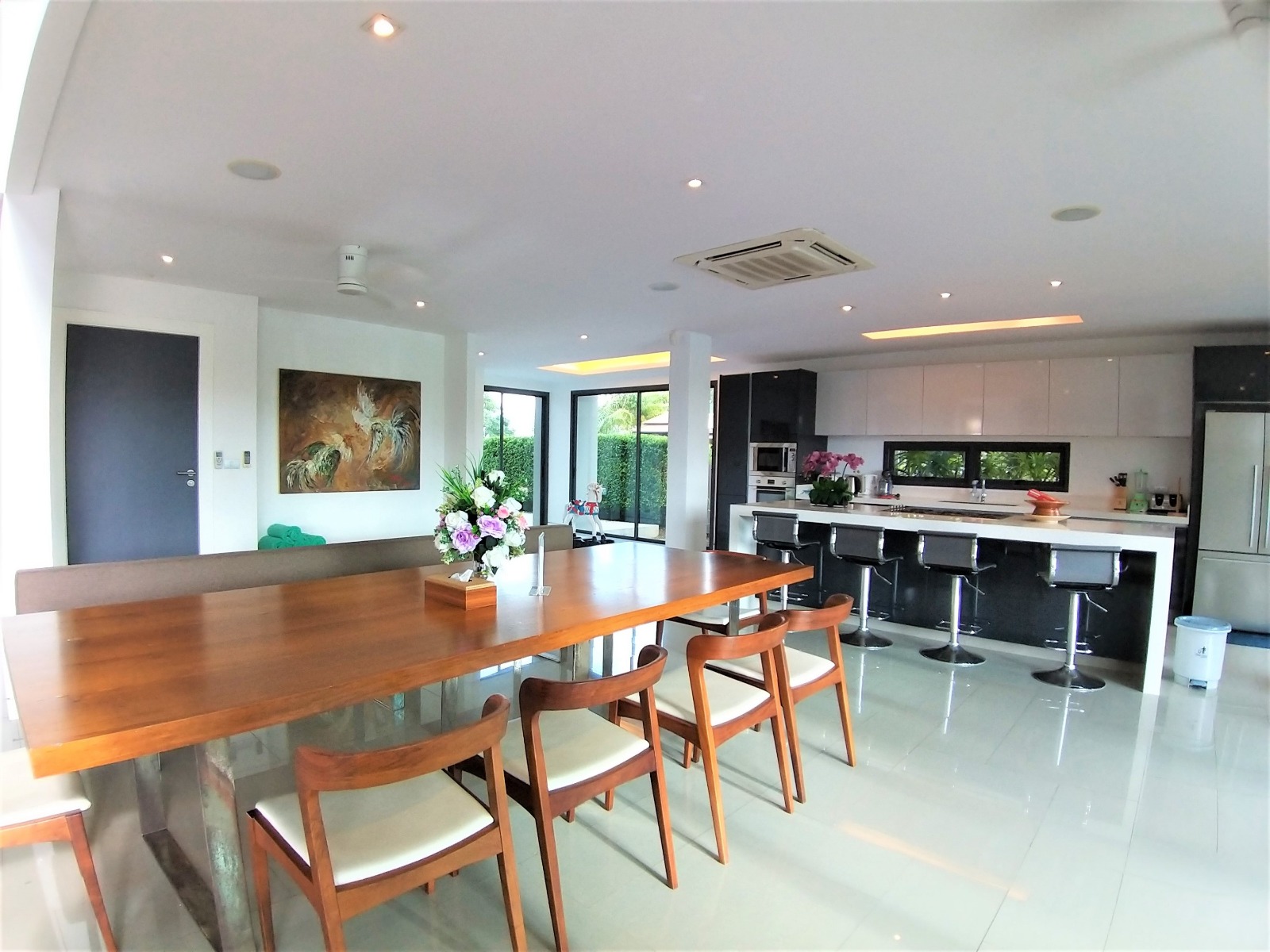 Luxury modern two-storey lake view pool villa in Laguna Homes (SUC-1057) image