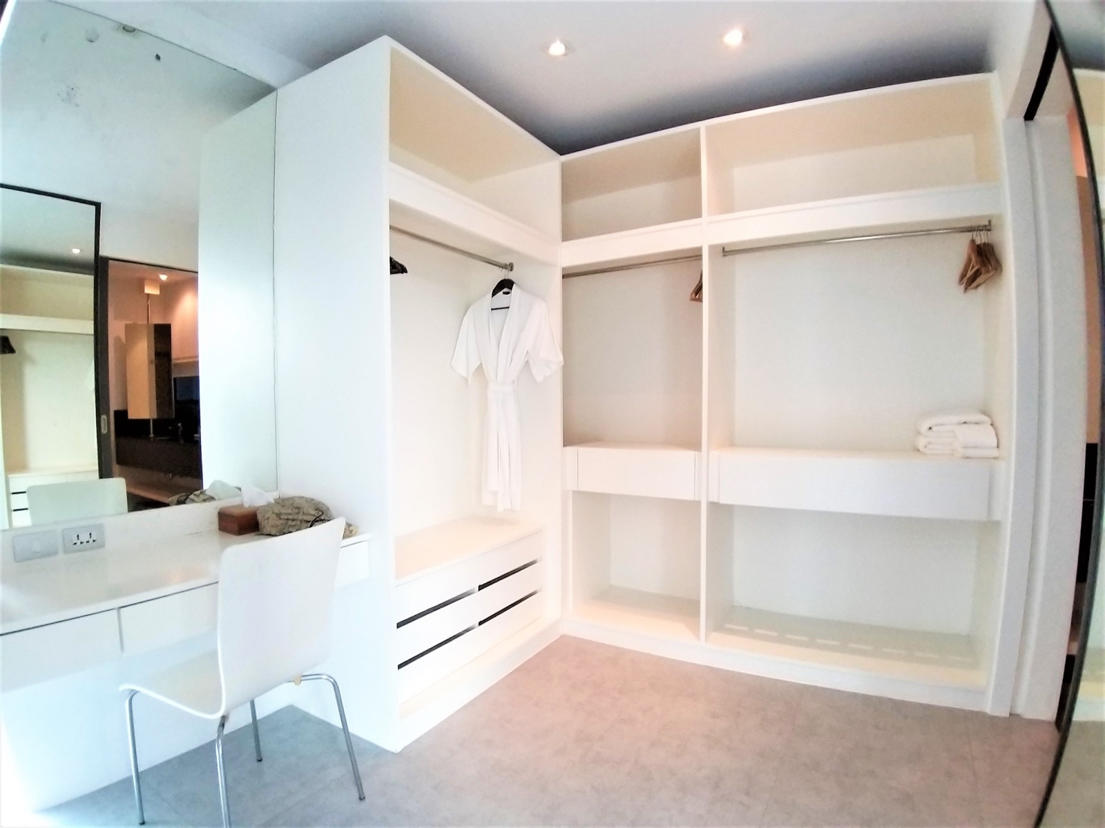 Luxury modern two-storey lake view pool villa in Laguna Homes (SUC-1057) image