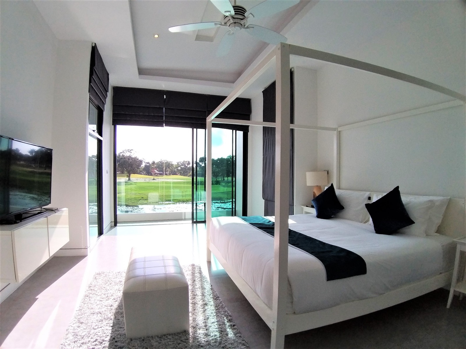 Luxury modern two-storey lake view pool villa in Laguna Homes (SUC-1057) image