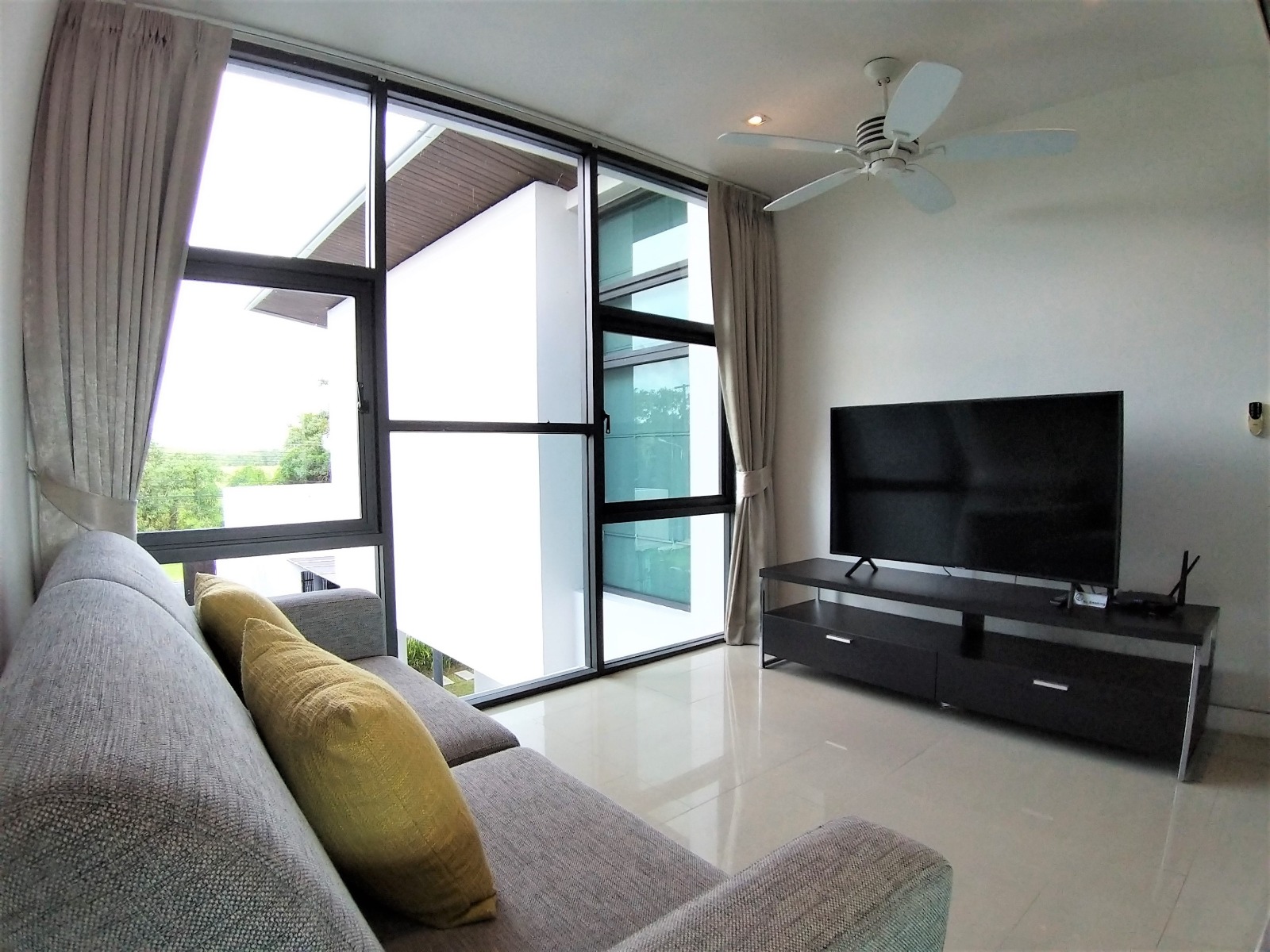 Luxury modern two-storey lake view pool villa in Laguna Homes (SUC-1057) image