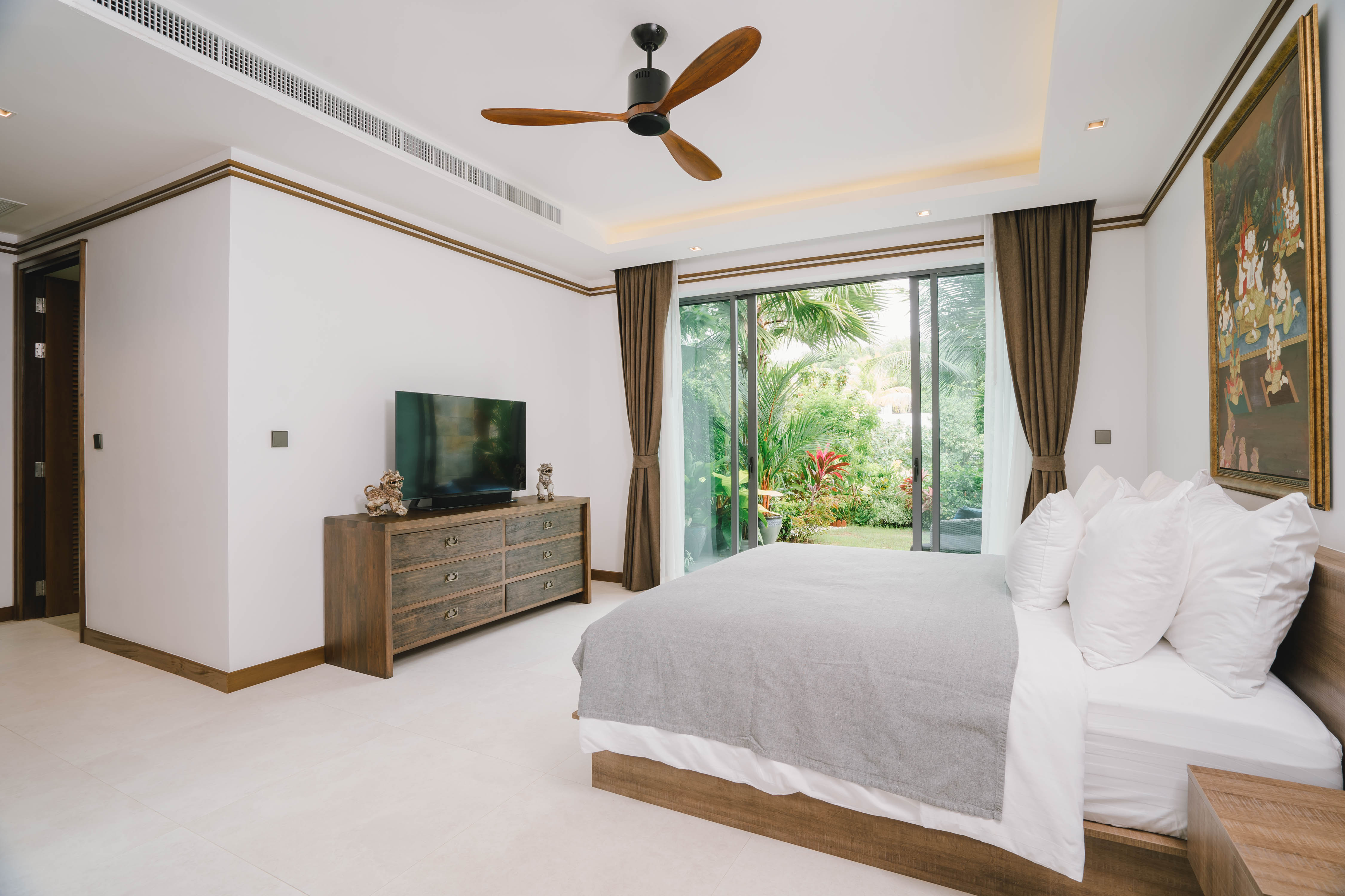 Outstanding, contemporary lakeview 4-Bedrooms pool villa (SUC-1064) image