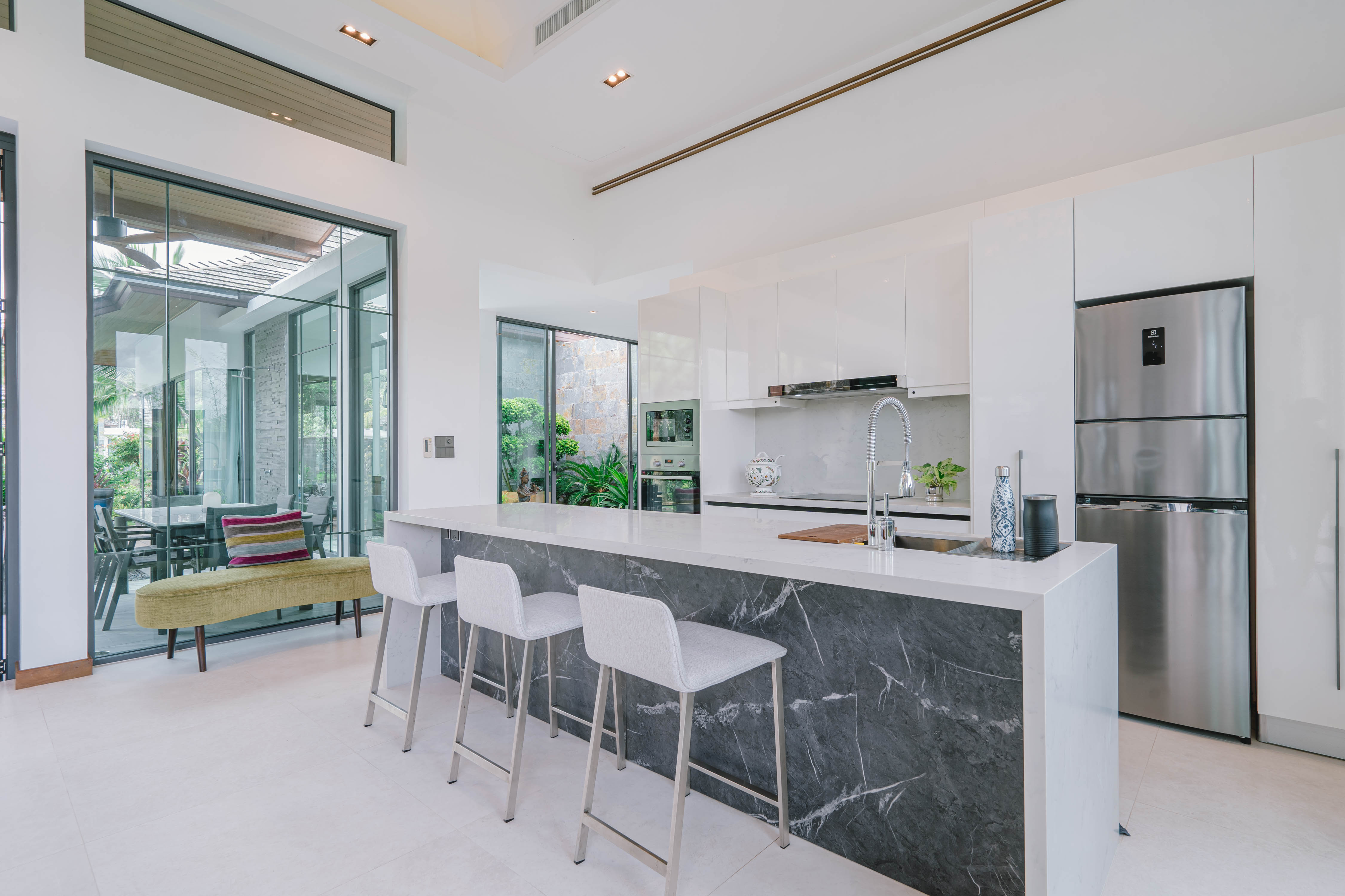 Outstanding, contemporary lakeview 4-Bedrooms pool villa (SUC-1064) image