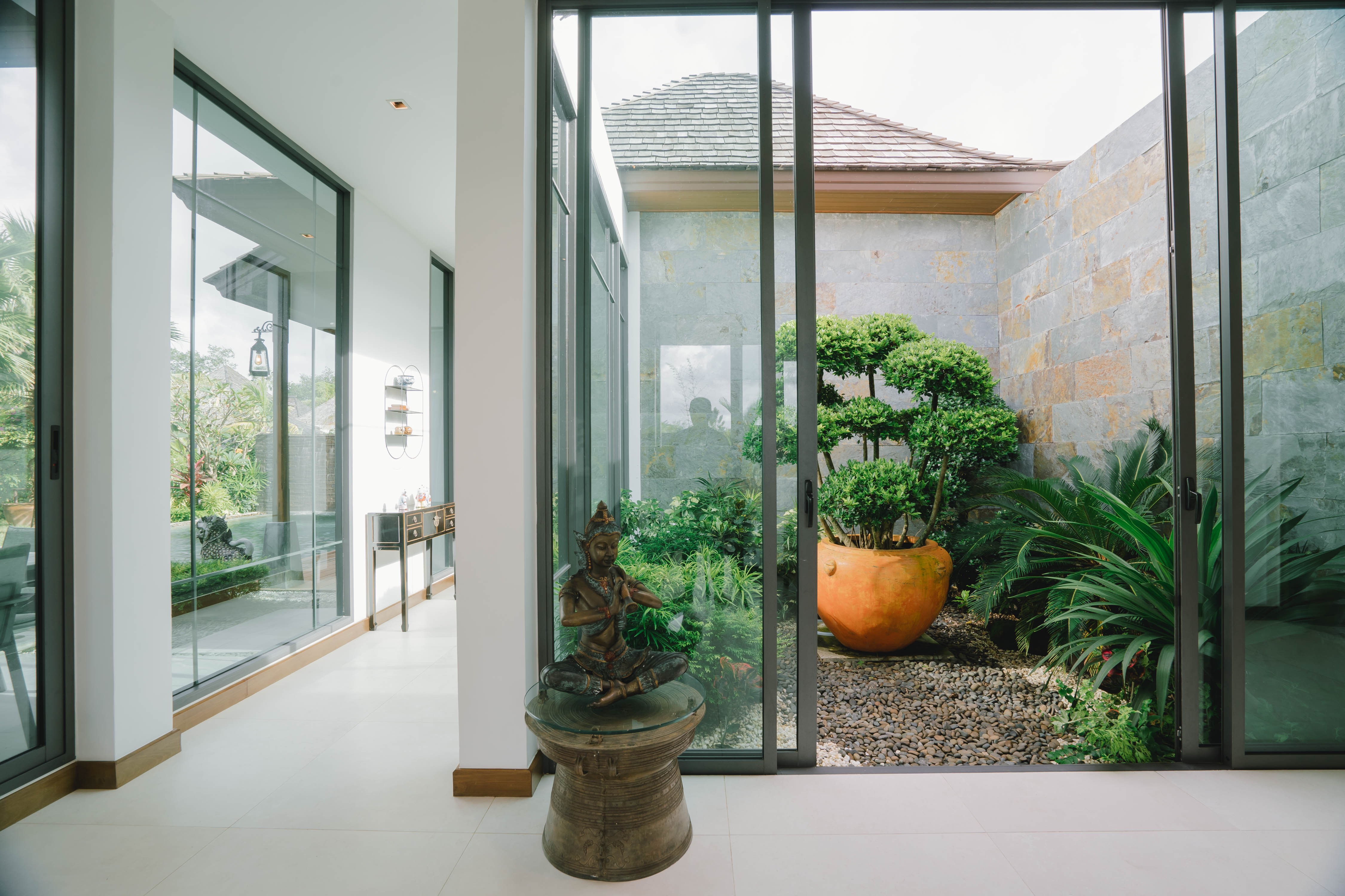 Outstanding, contemporary lakeview 4-Bedrooms pool villa (SUC-1064) image