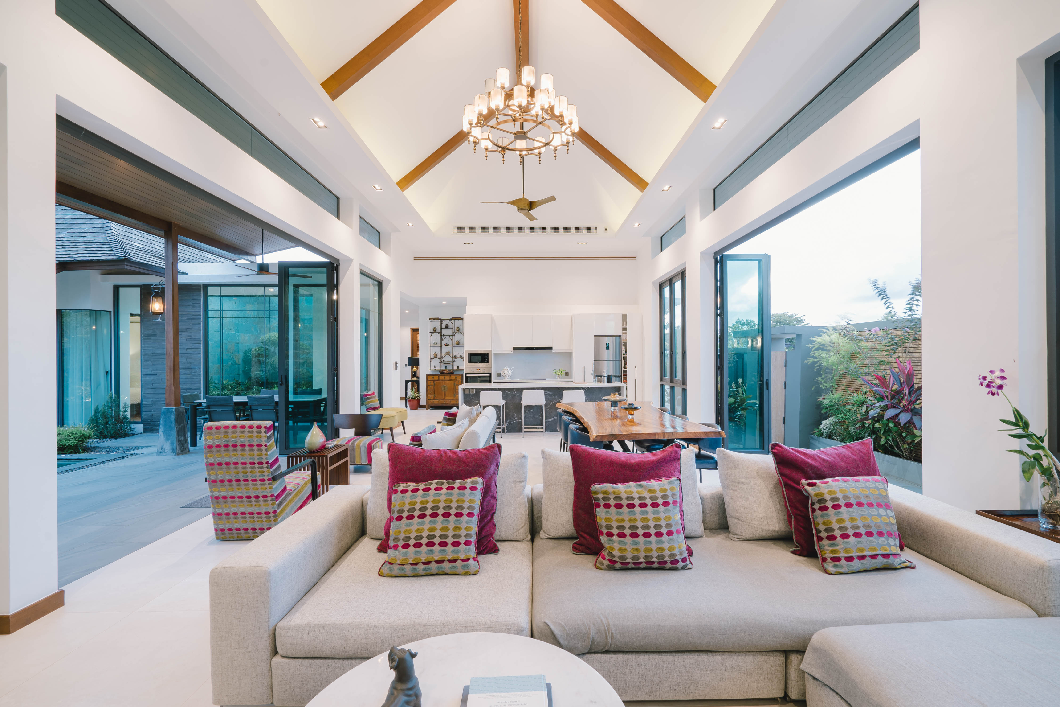 Outstanding, contemporary lakeview 4-Bedrooms pool villa (SUC-1064) image