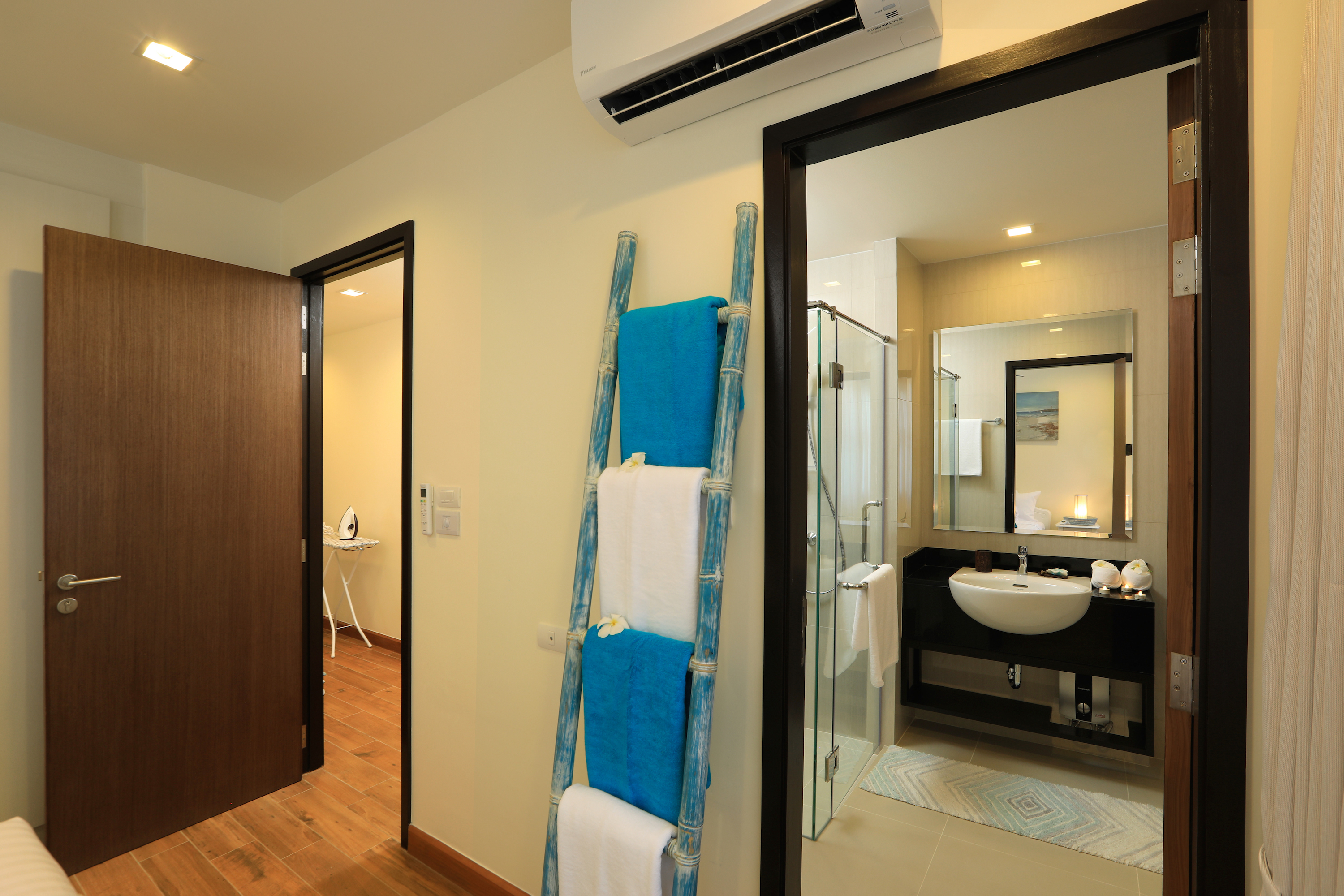 3 Bedroom 3-storey townhouse in Laguna Park (SUC-1066) image