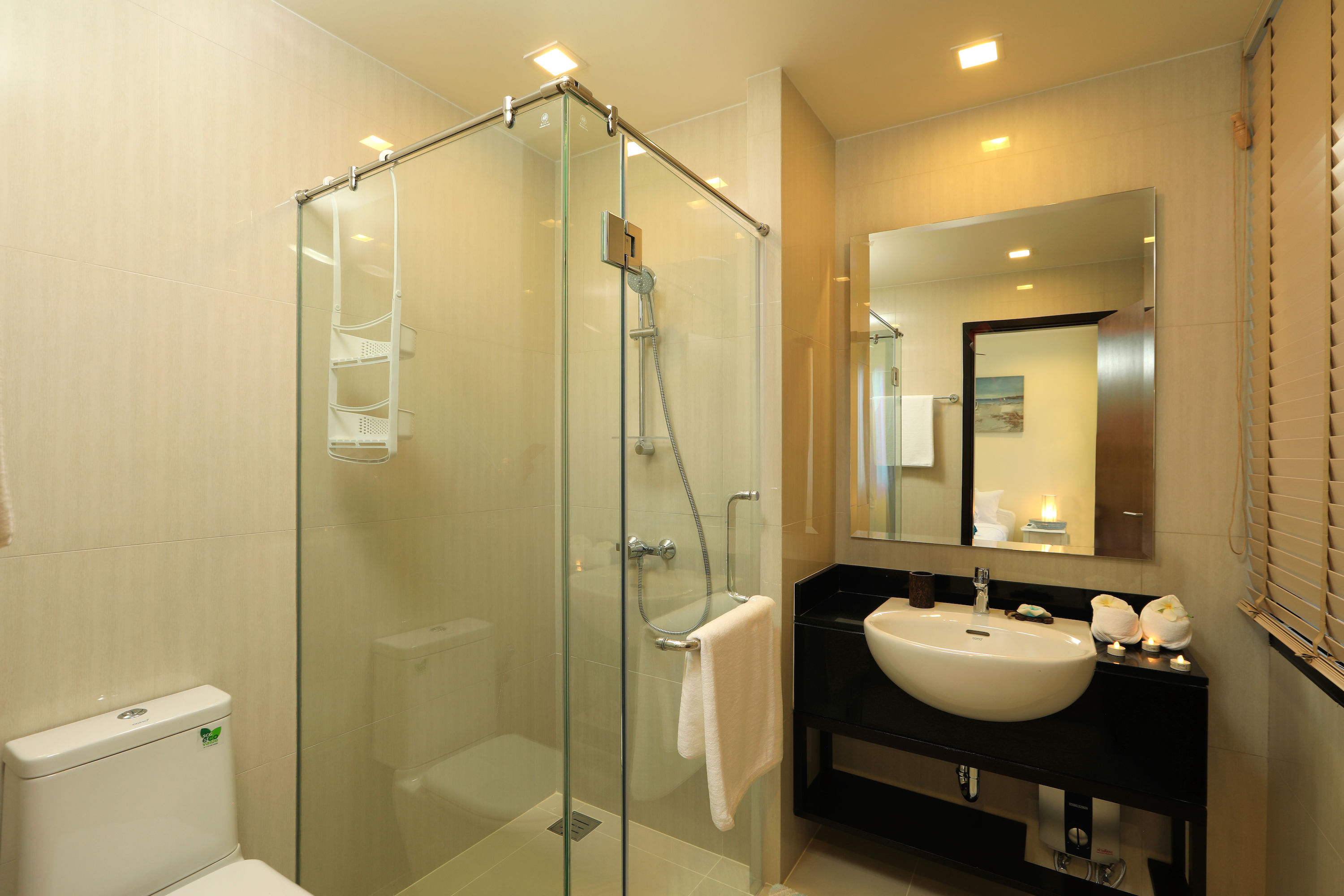 3 Bedroom 3-storey townhouse in Laguna Park (SUC-1066) image