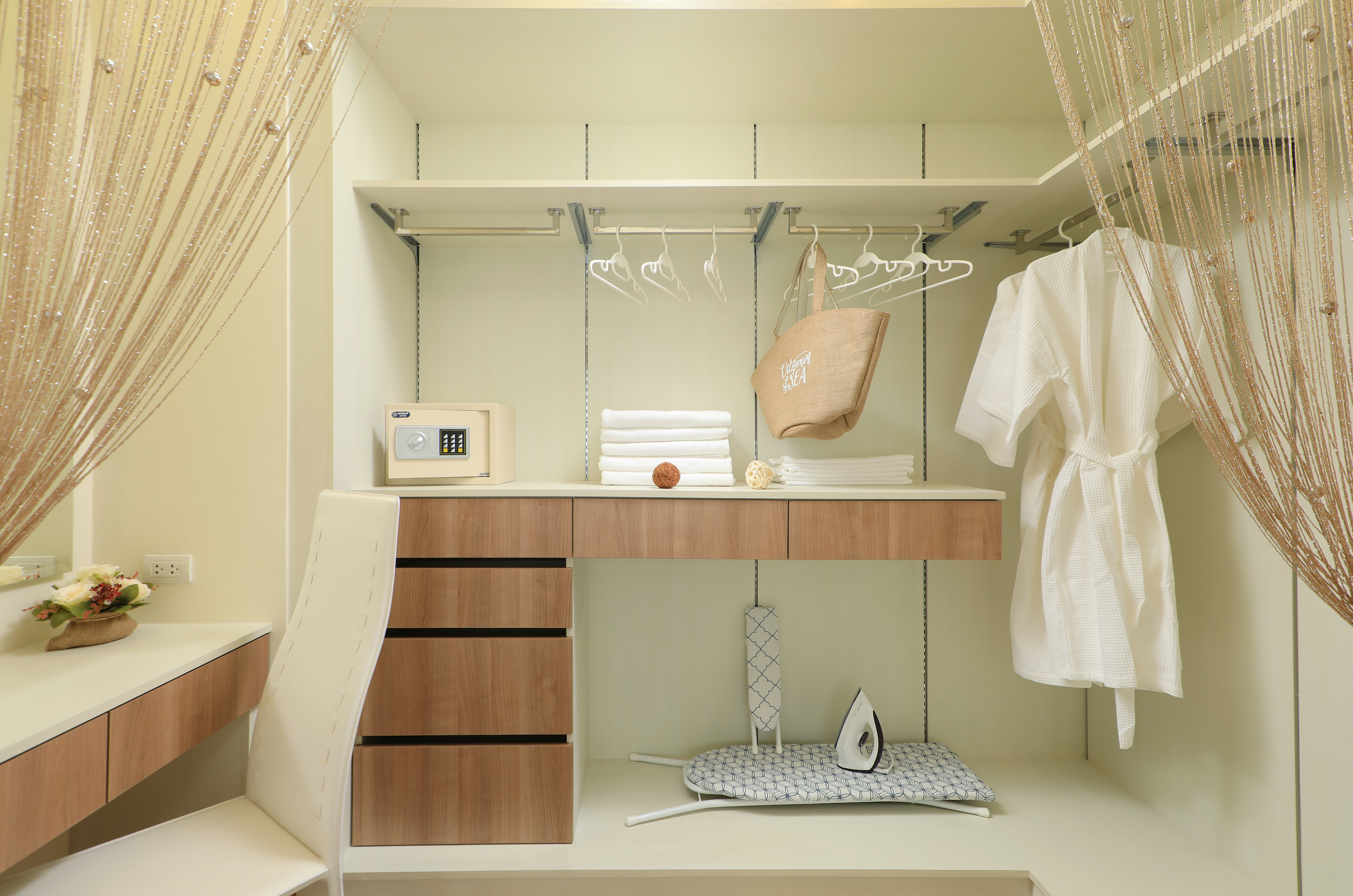 3 Bedroom 3-storey townhouse in Laguna Park (SUC-1066) image