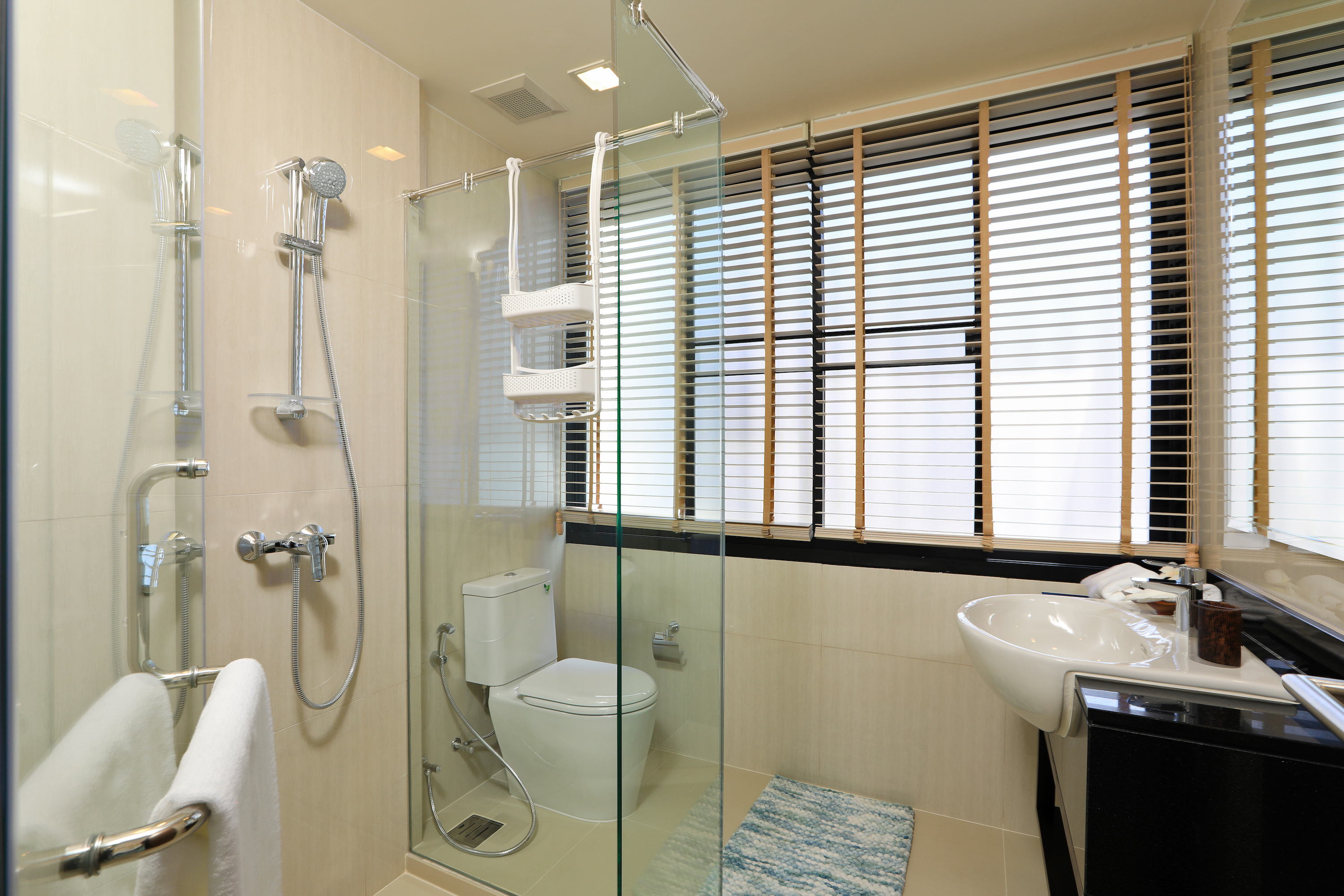 3 Bedroom 3-storey townhouse in Laguna Park (SUC-1066) image