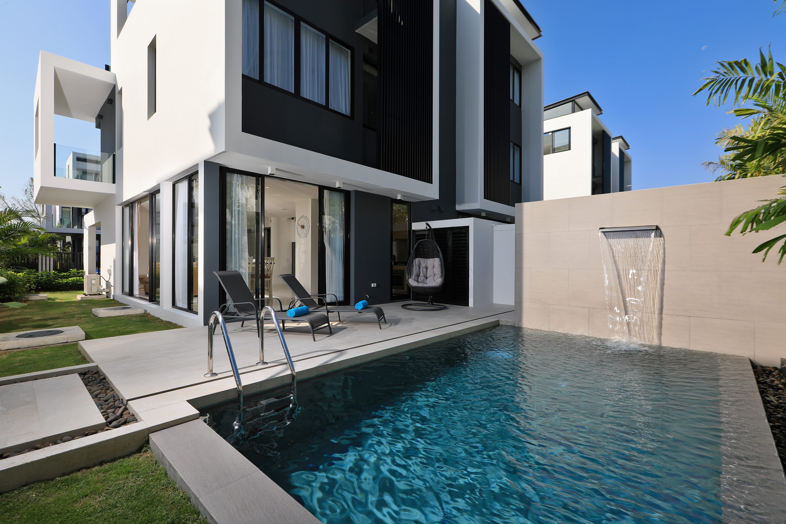 3 Bedroom 3-storey townhouse in Laguna Park (SUC-1067) image