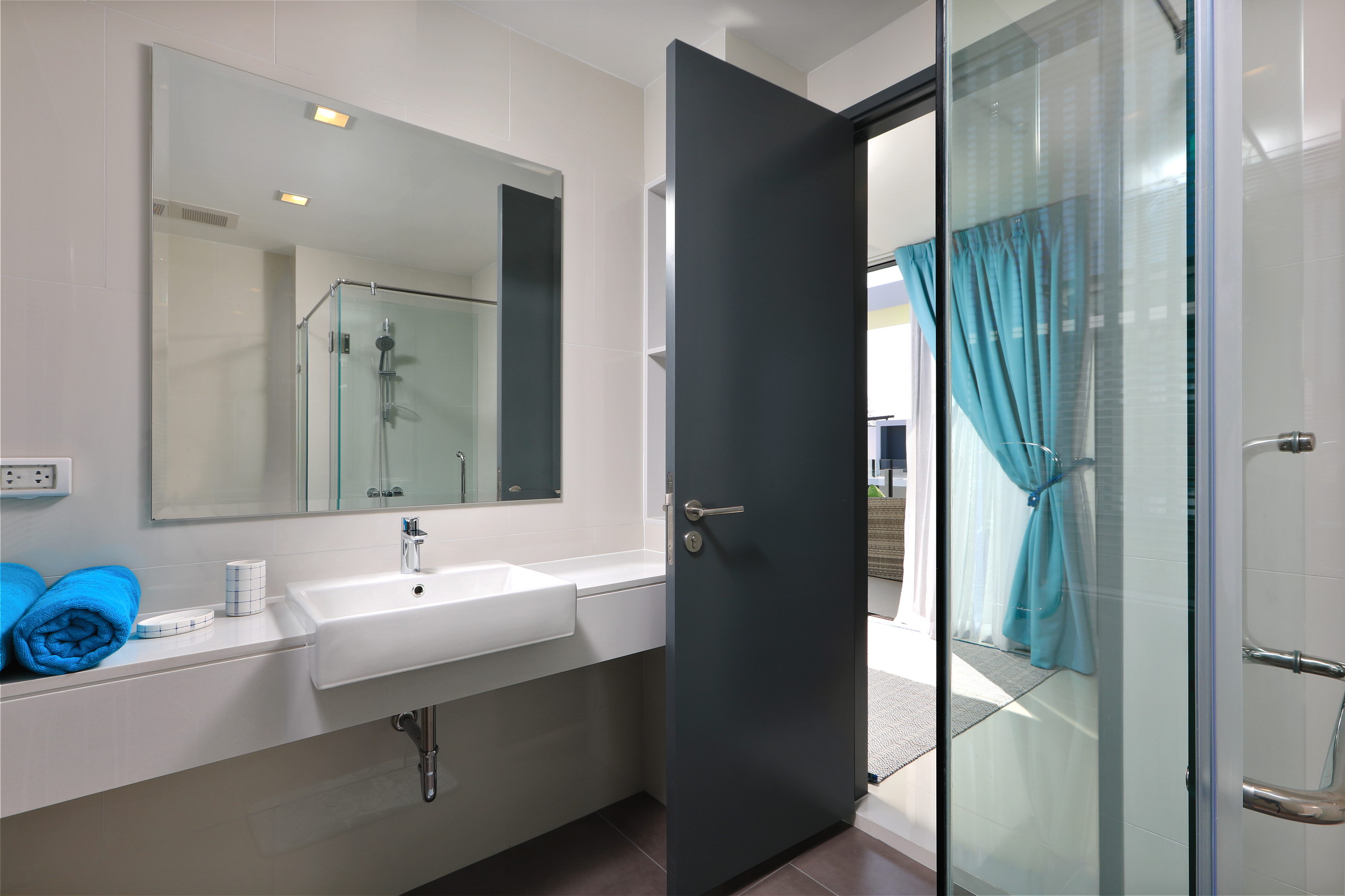 3 Bedroom 3-storey townhouse in Laguna Park (SUC-1067) image