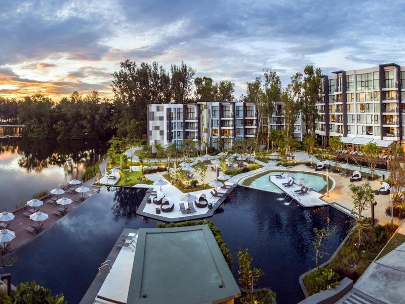 MODERN 2 BEDROOM UNIT with MEZZANINE in CASSIA PHUKET (SUD-1070)