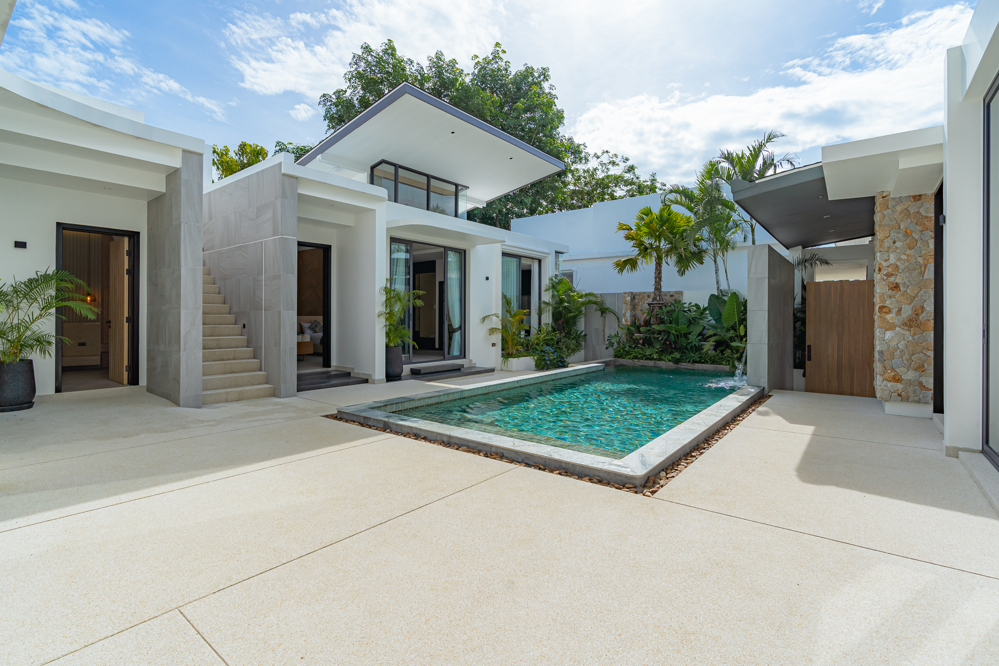 Modern​ Tropical​ Style 3 bedrooms ensuite bathroom pool villa (SUP-1082) image