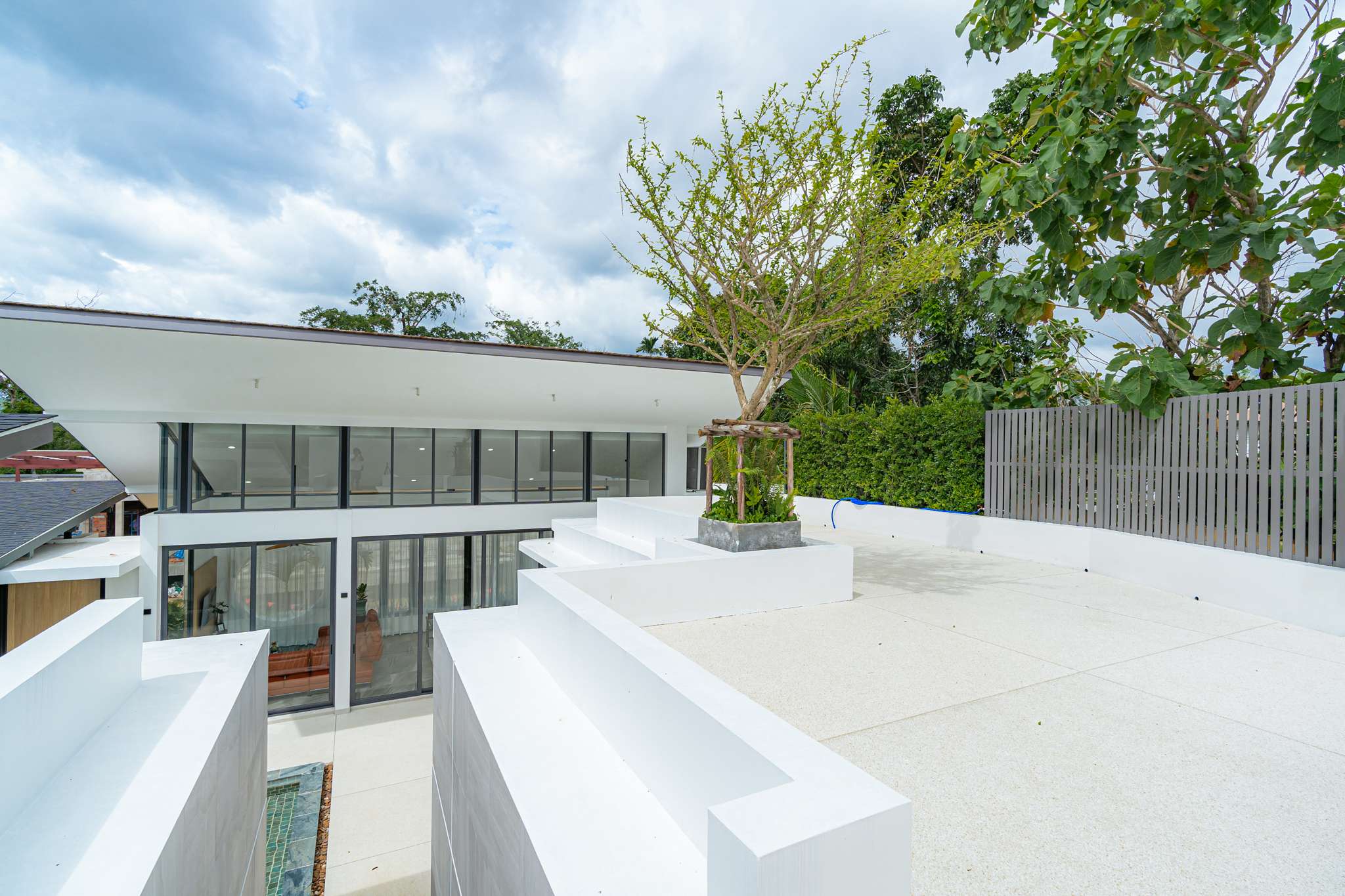 Modern​ Tropical​ Style 3 bedrooms ensuite bathroom pool villa (SUP-1082) image