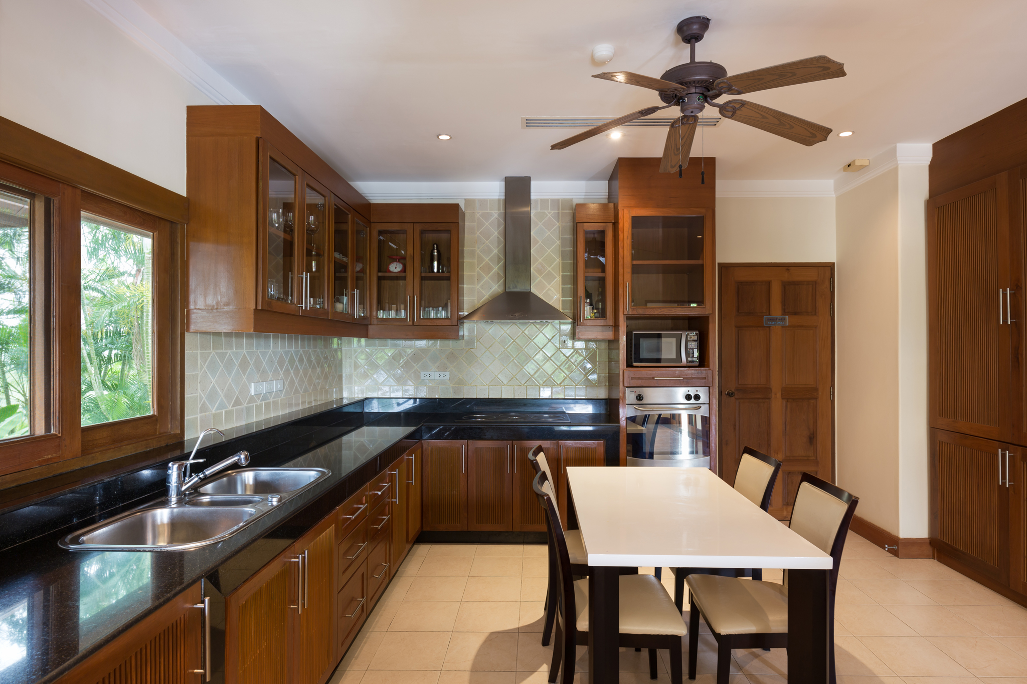 6 BEDROOM VILLA IN LAKEWOOD HILLS LAYAN (SUC-1088) image