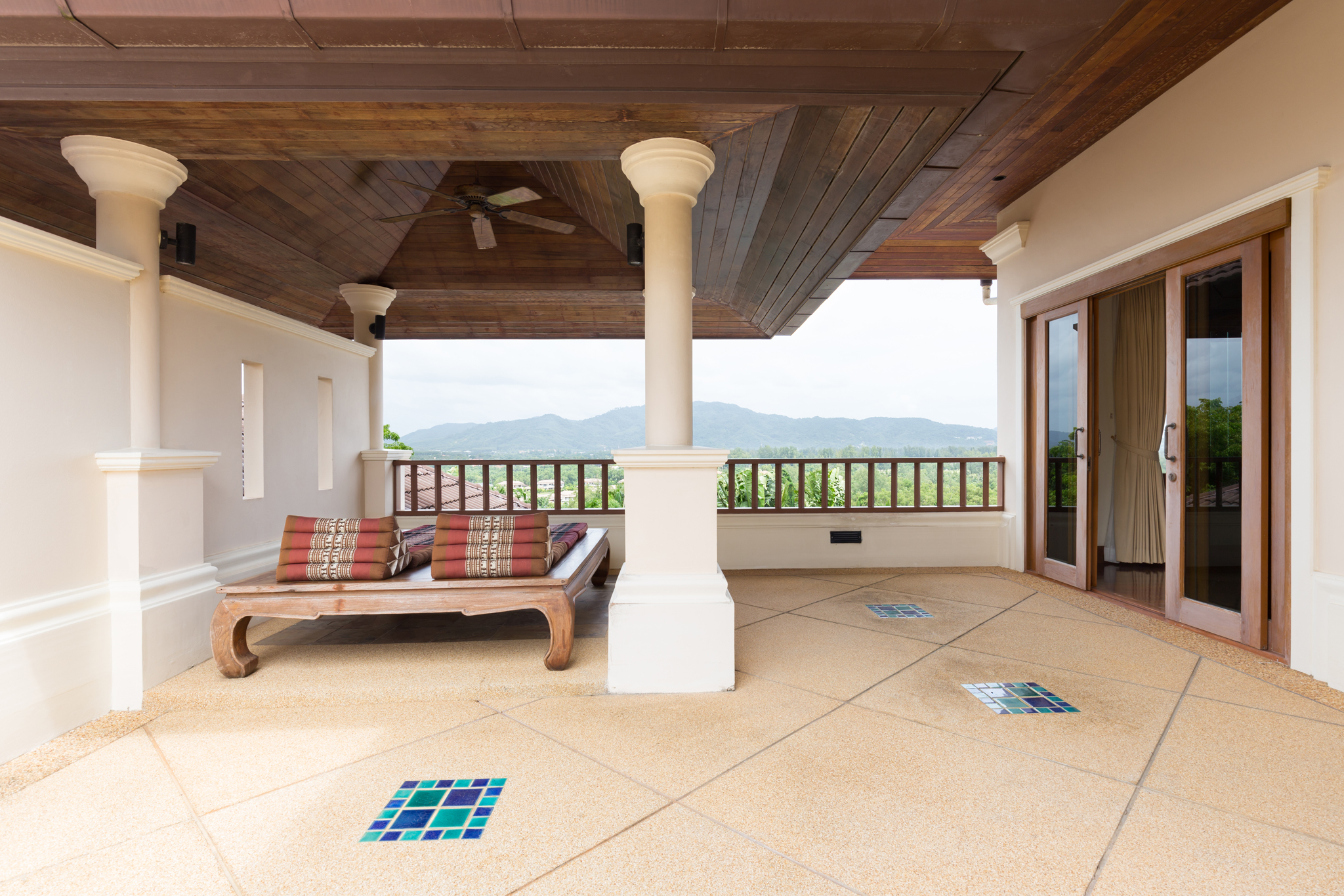 6 BEDROOM VILLA IN LAKEWOOD HILLS LAYAN (SUC-1088) image